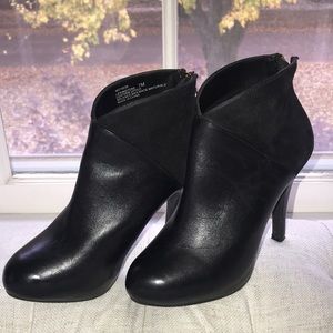 me Too Black Leather and Suede Boots